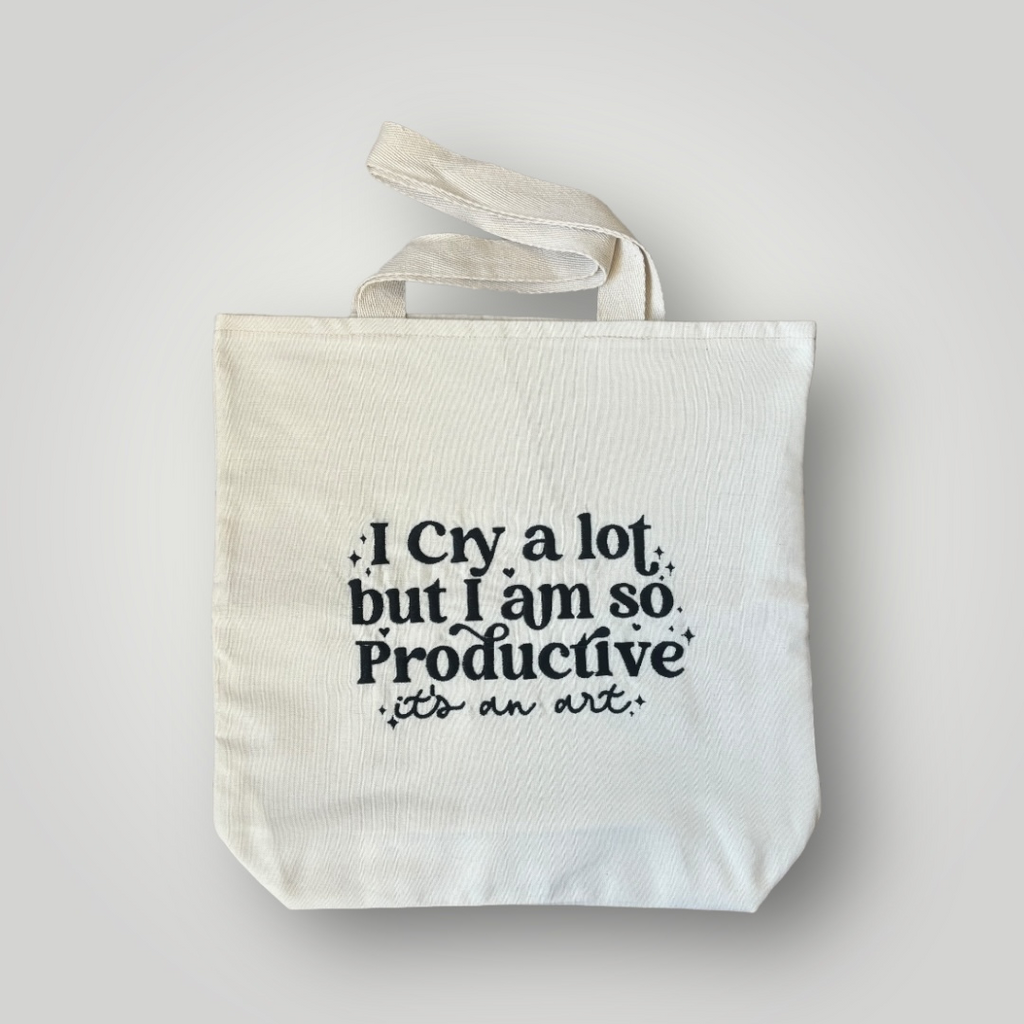 Tote bag bordada de Taylor Swift I cry a lot