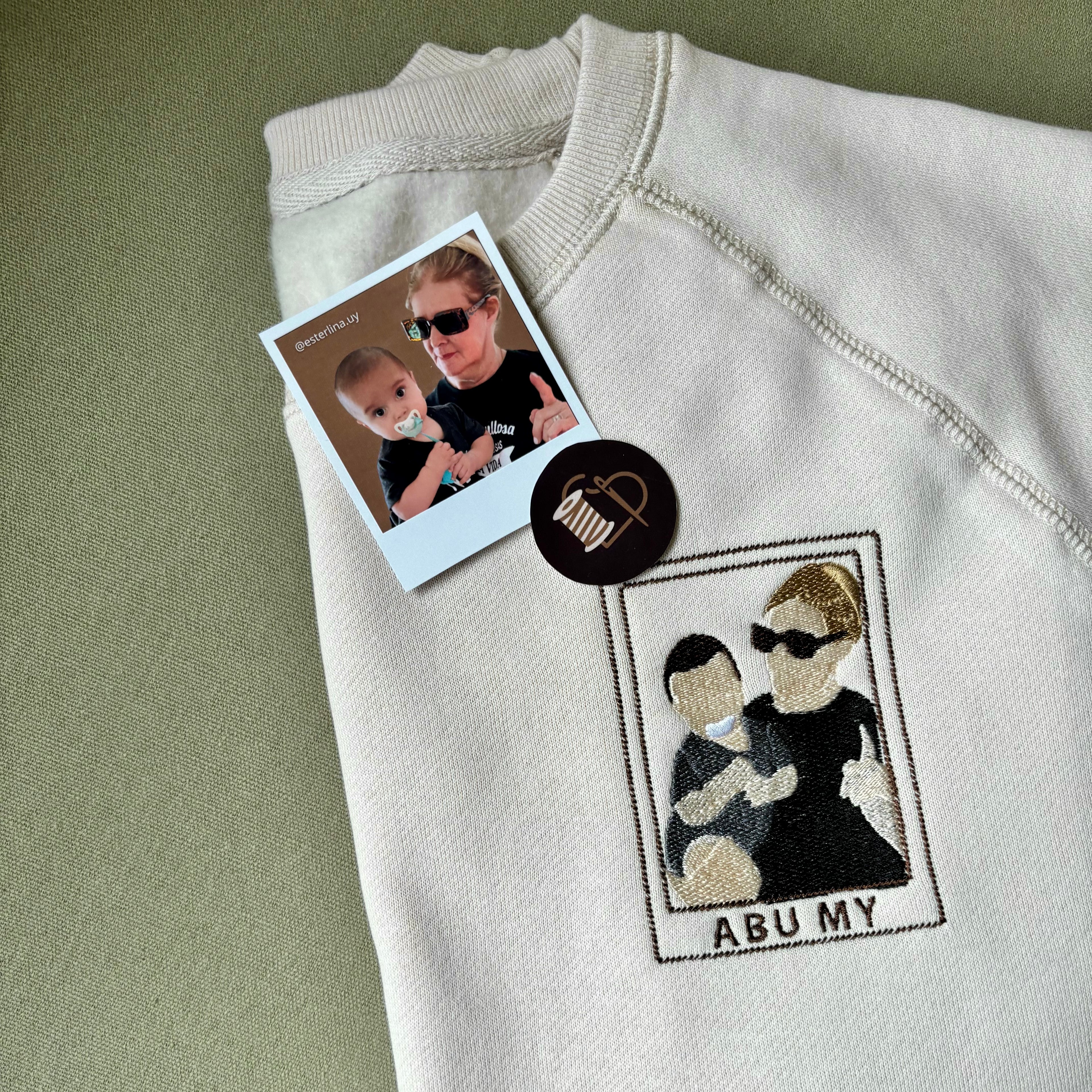 Buzo con foto bordada