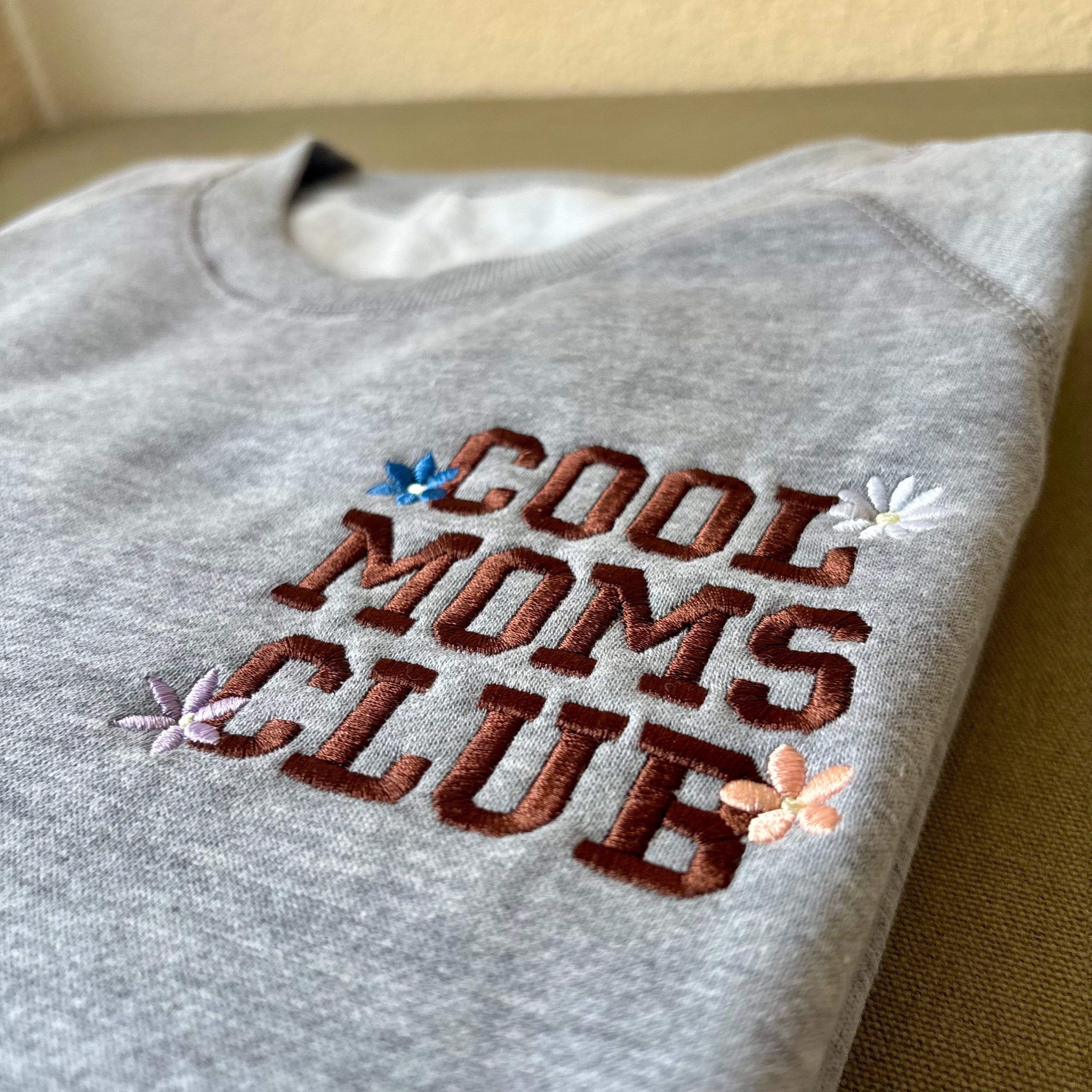 Buzo bordado "Cool Moms Club"