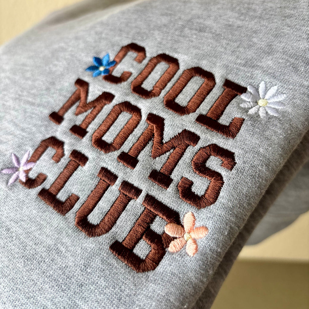 Buzo bordado "Cool Moms Club"