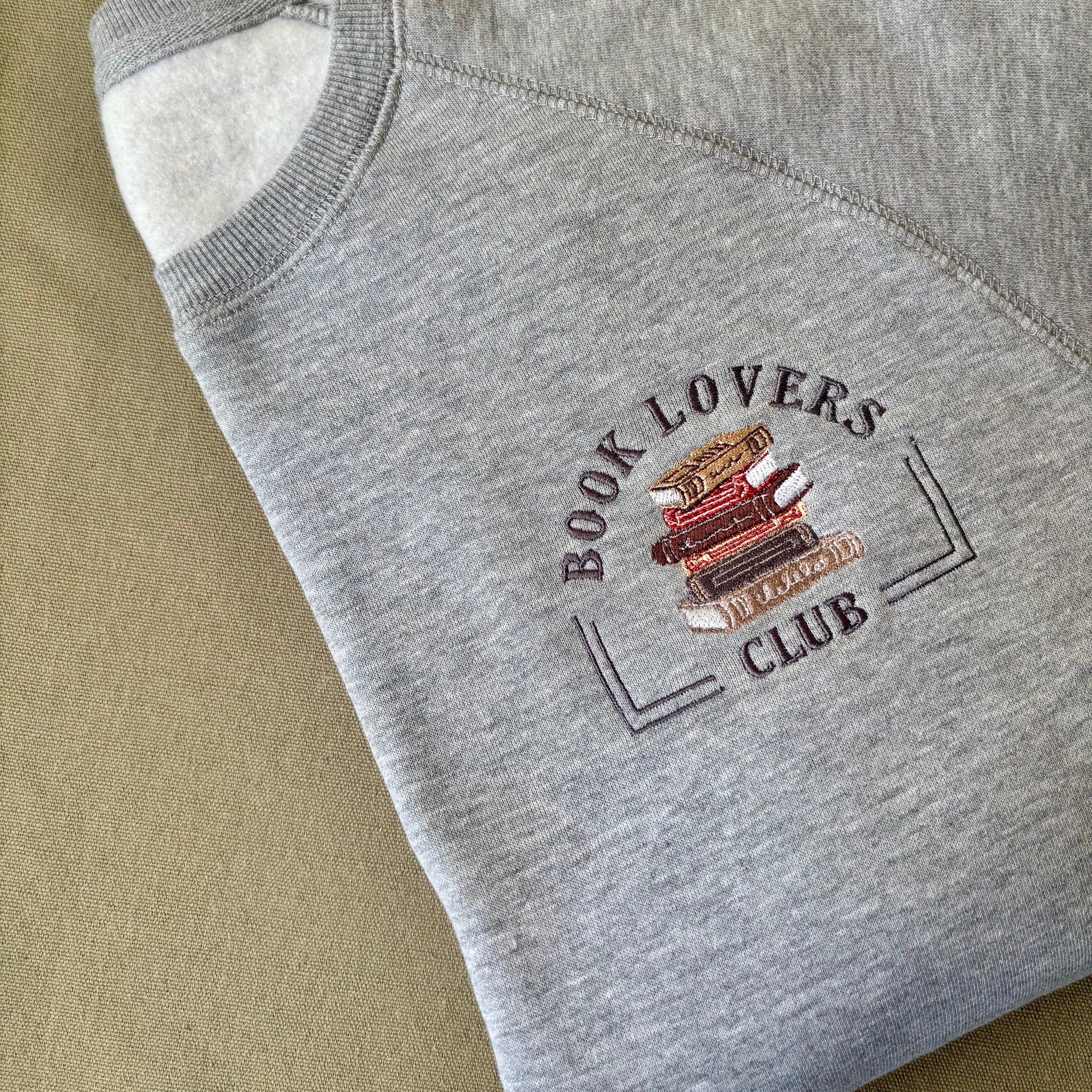 Buzo bordado Book Lovers Club