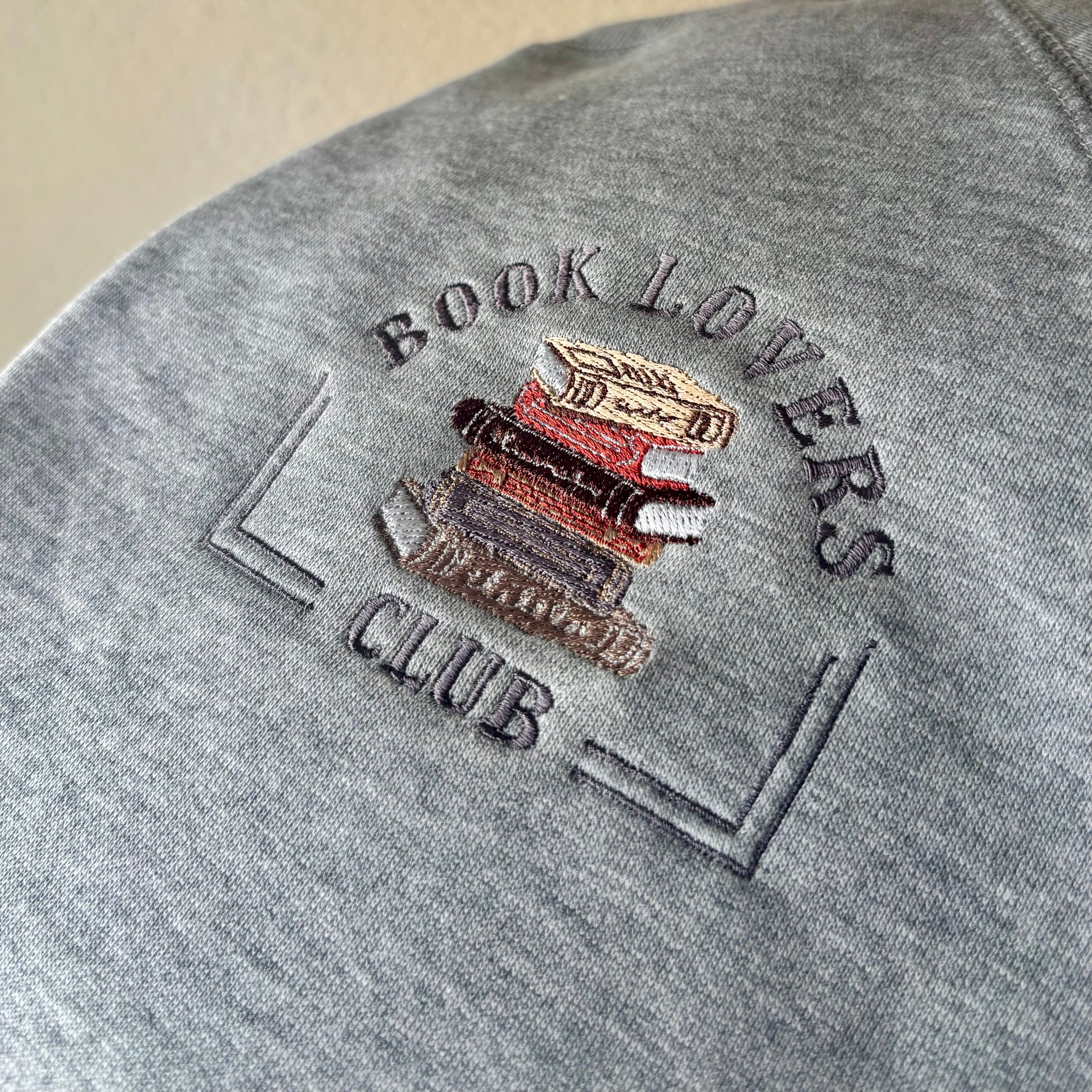 Buzo bordado Book Lovers Club