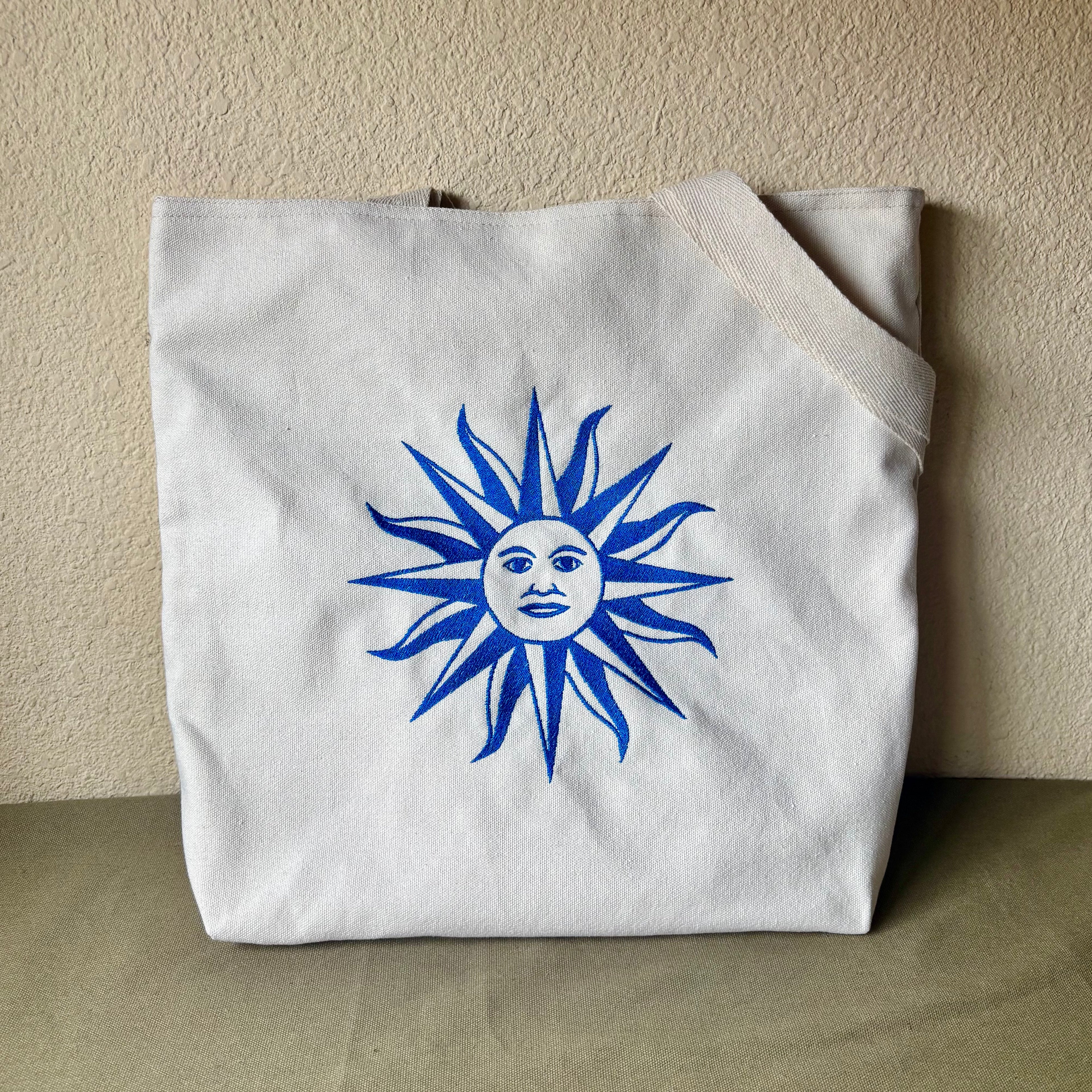 Tote bag con sol de uruguay bordado (EN STOCK)