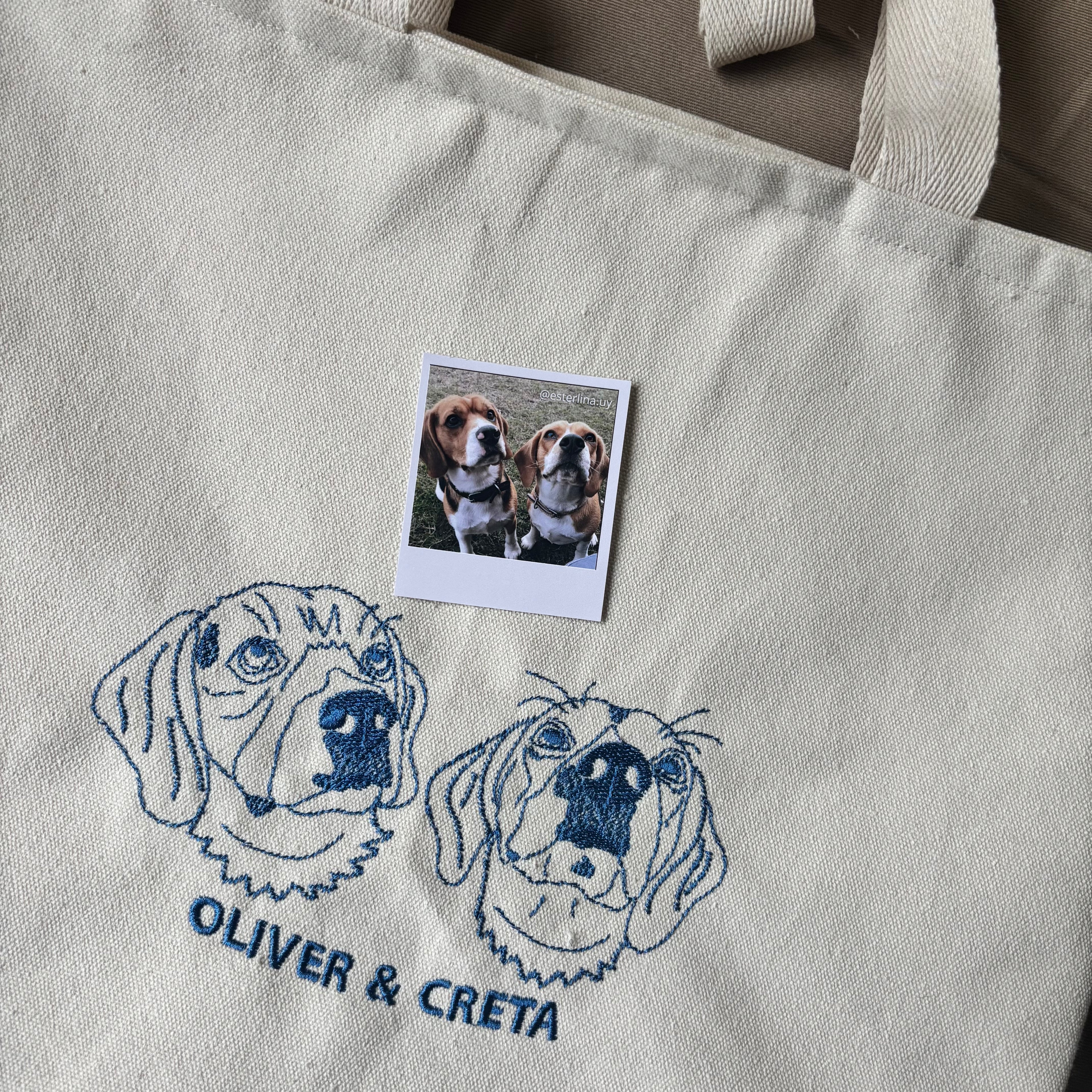 Tote bag con mascota bordada lineal