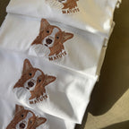 Remera con mascota bordada a color