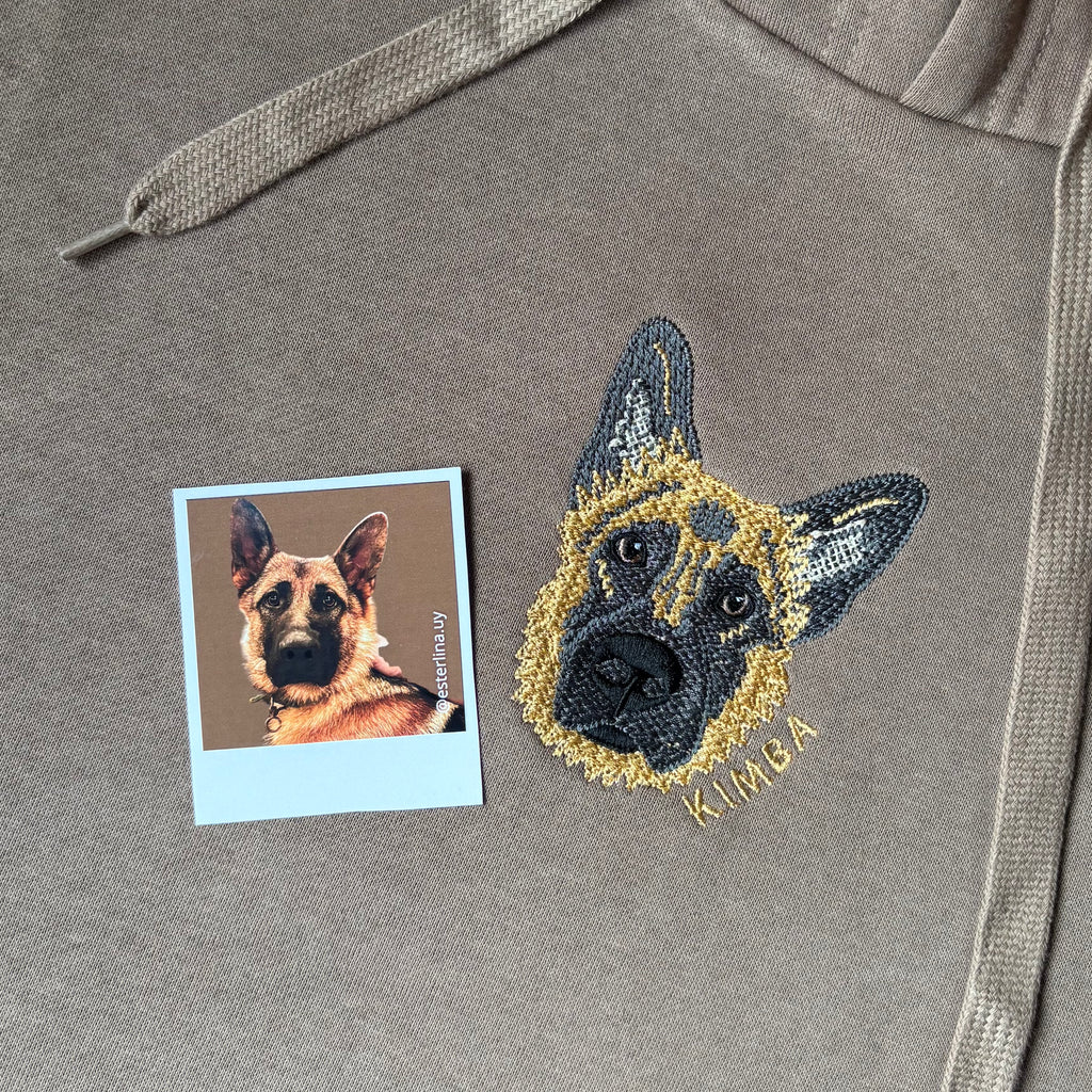 Canguro con mascota bordada a color