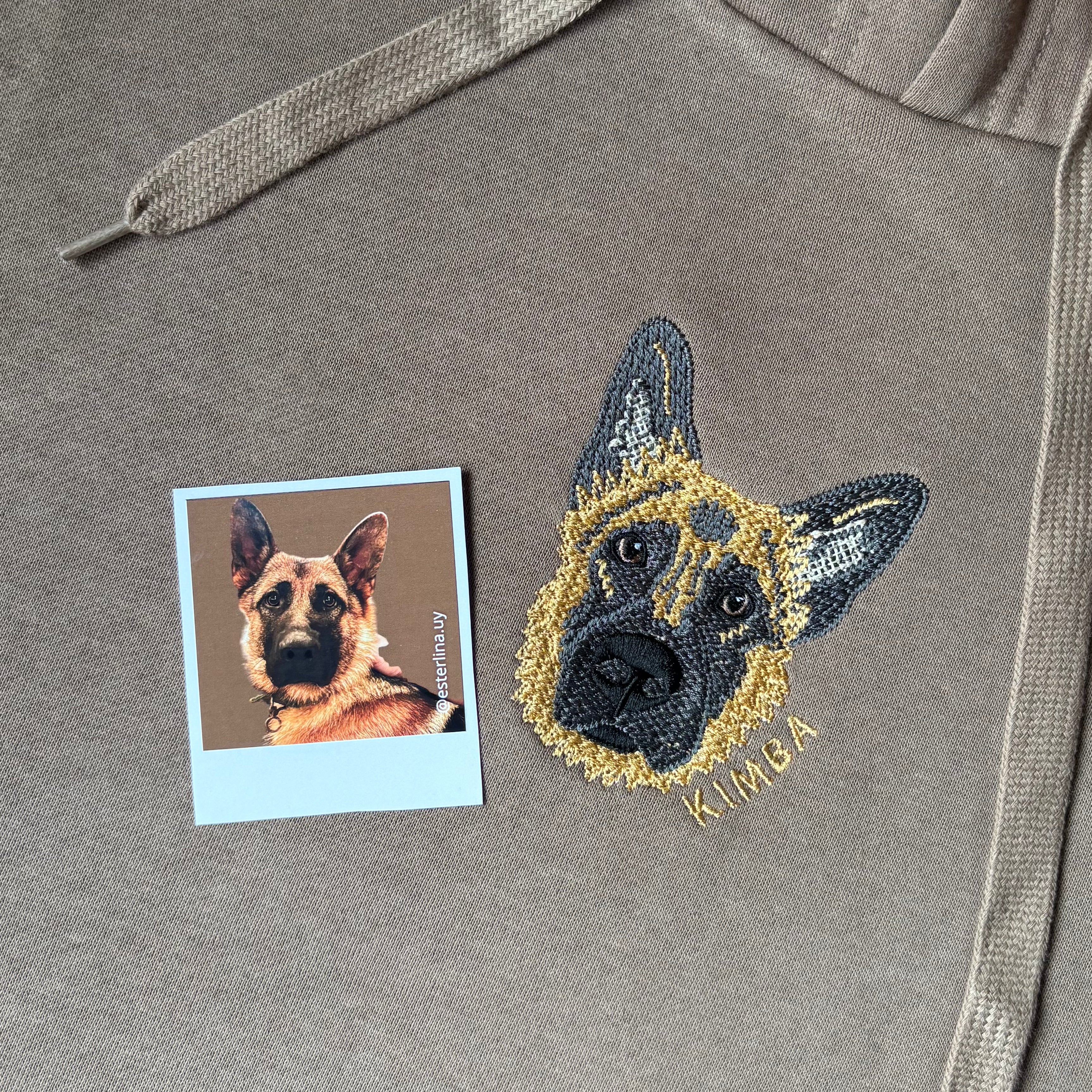 Canguro con mascota bordada a color