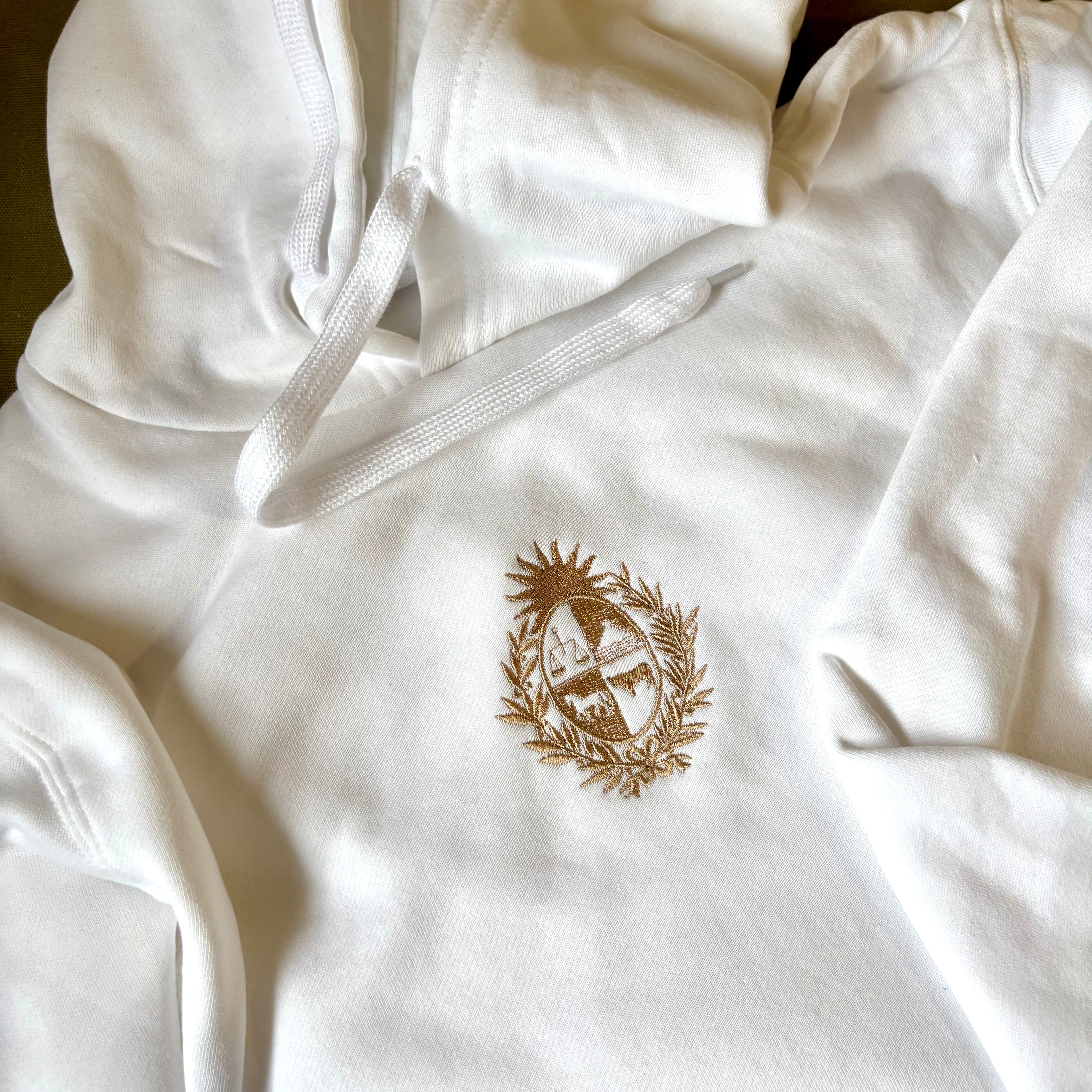 Canguro con escudo nacional bordado