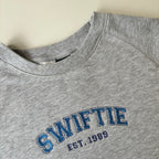 Buzo Swiftie 1989 bordado