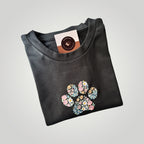 Remera bordada con huella de flores