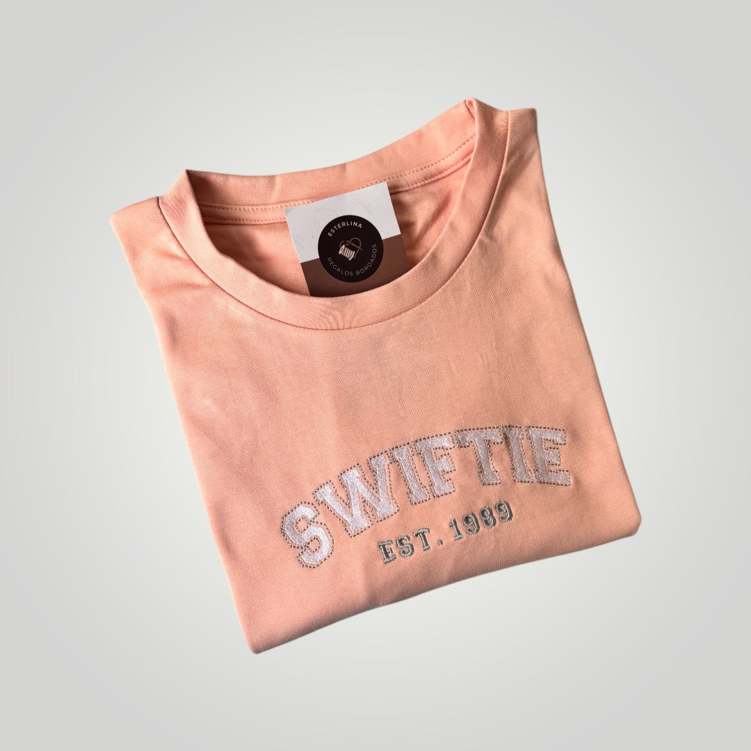 Remera Swiftie 1989 bordada