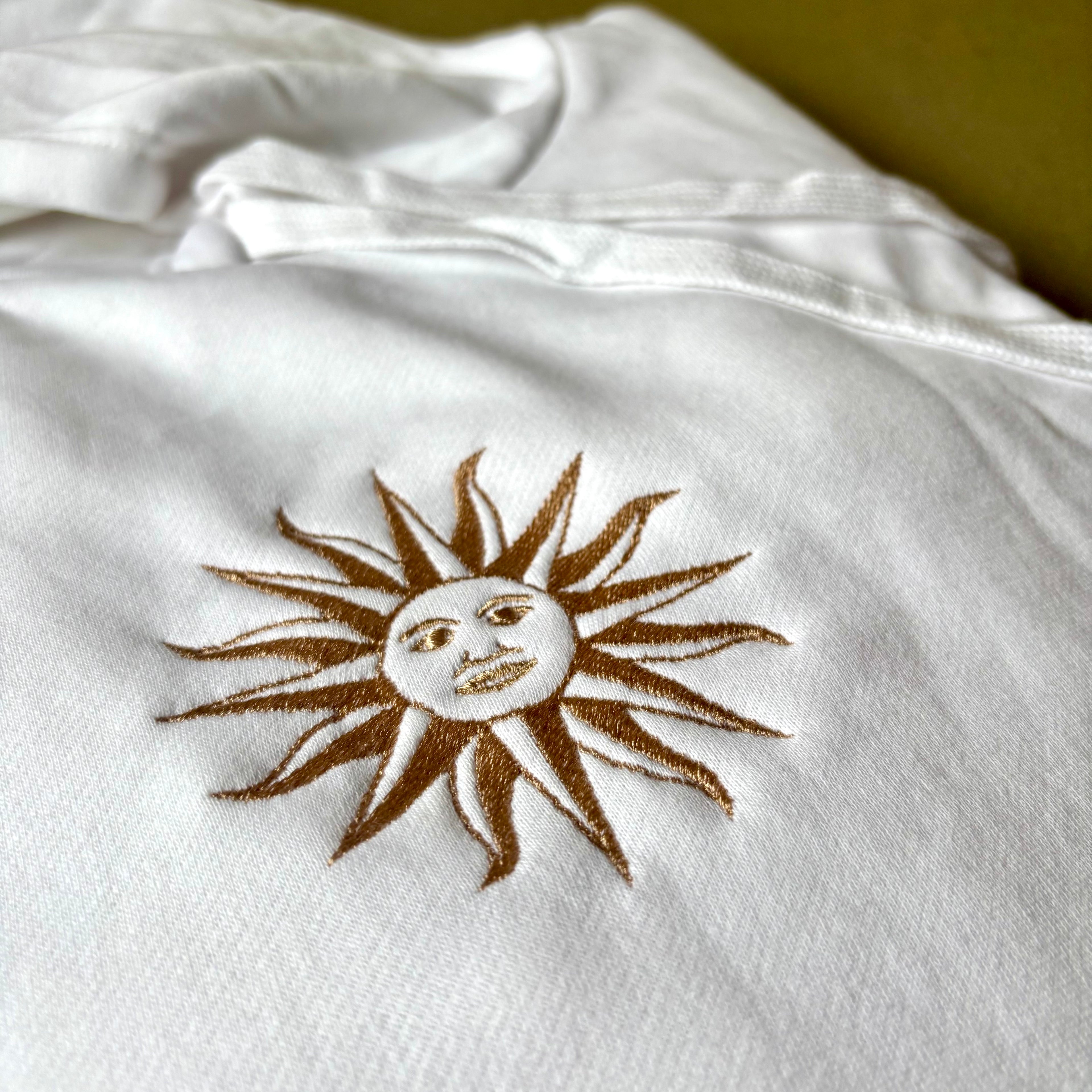 Canguro con sol uruguayo bordado