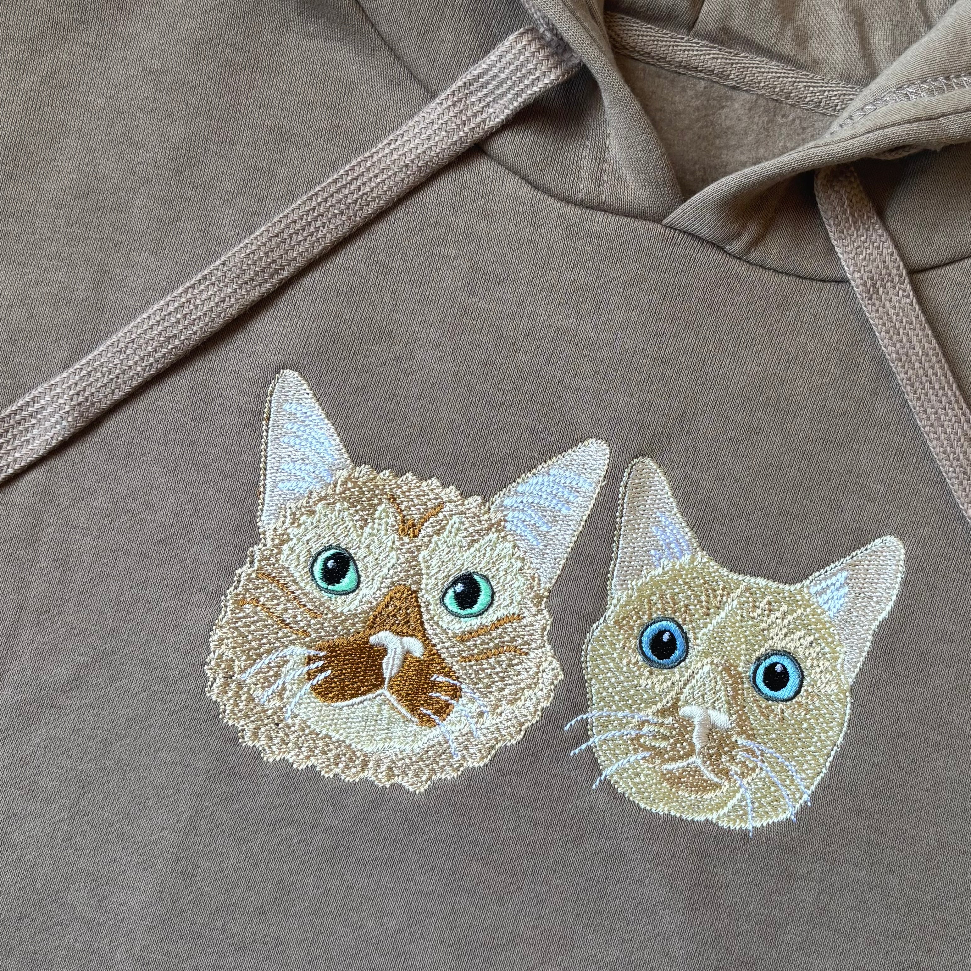 Canguro con mascota bordada a color