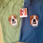 Remera con mascota bordada a color