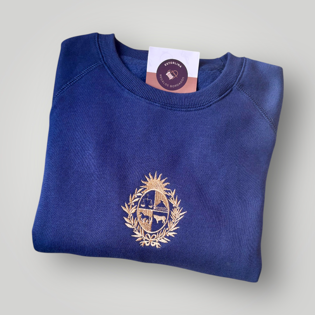 Buzo con escudo nacional bordado