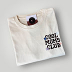 Remera bordada "Cool Moms Club"
