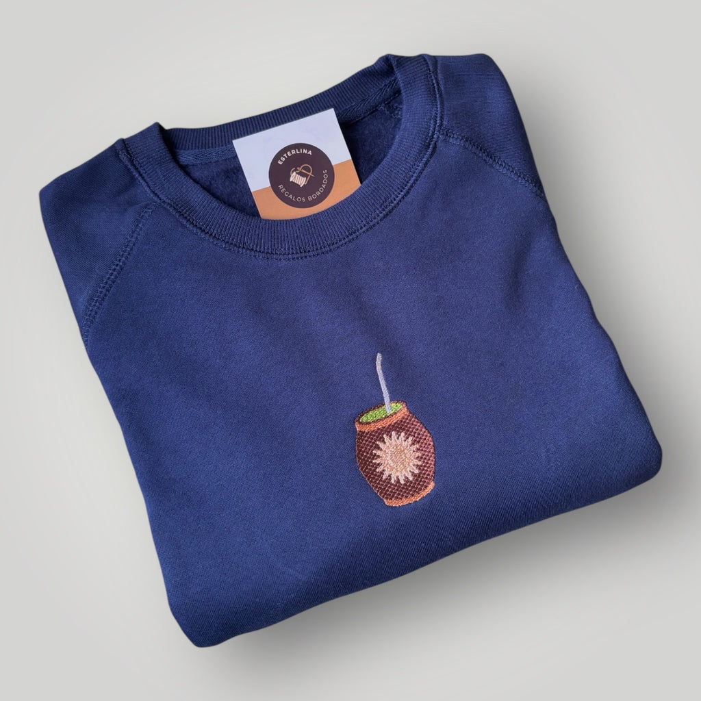 Buzo con mate bordado