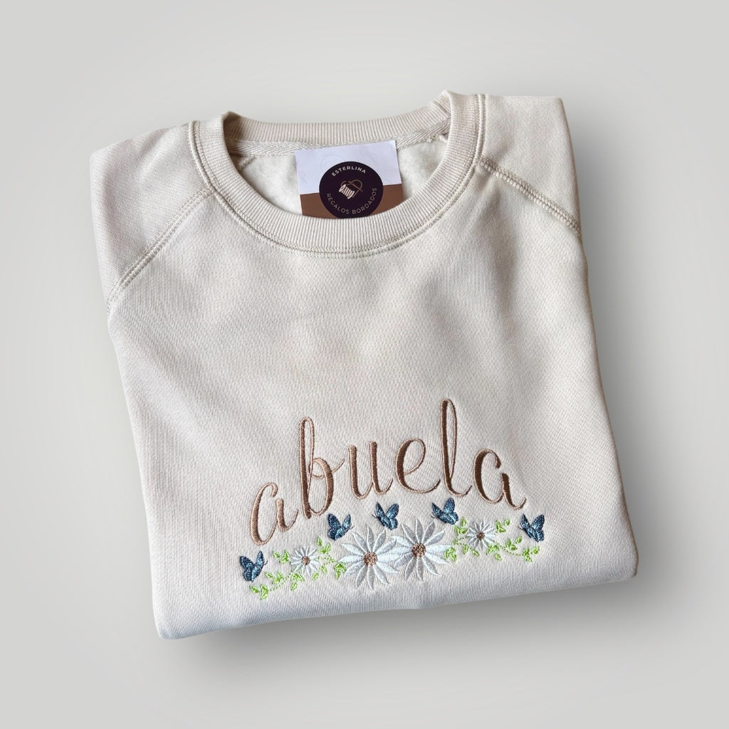 Buzo bordado "abuela" con flores y mariposas