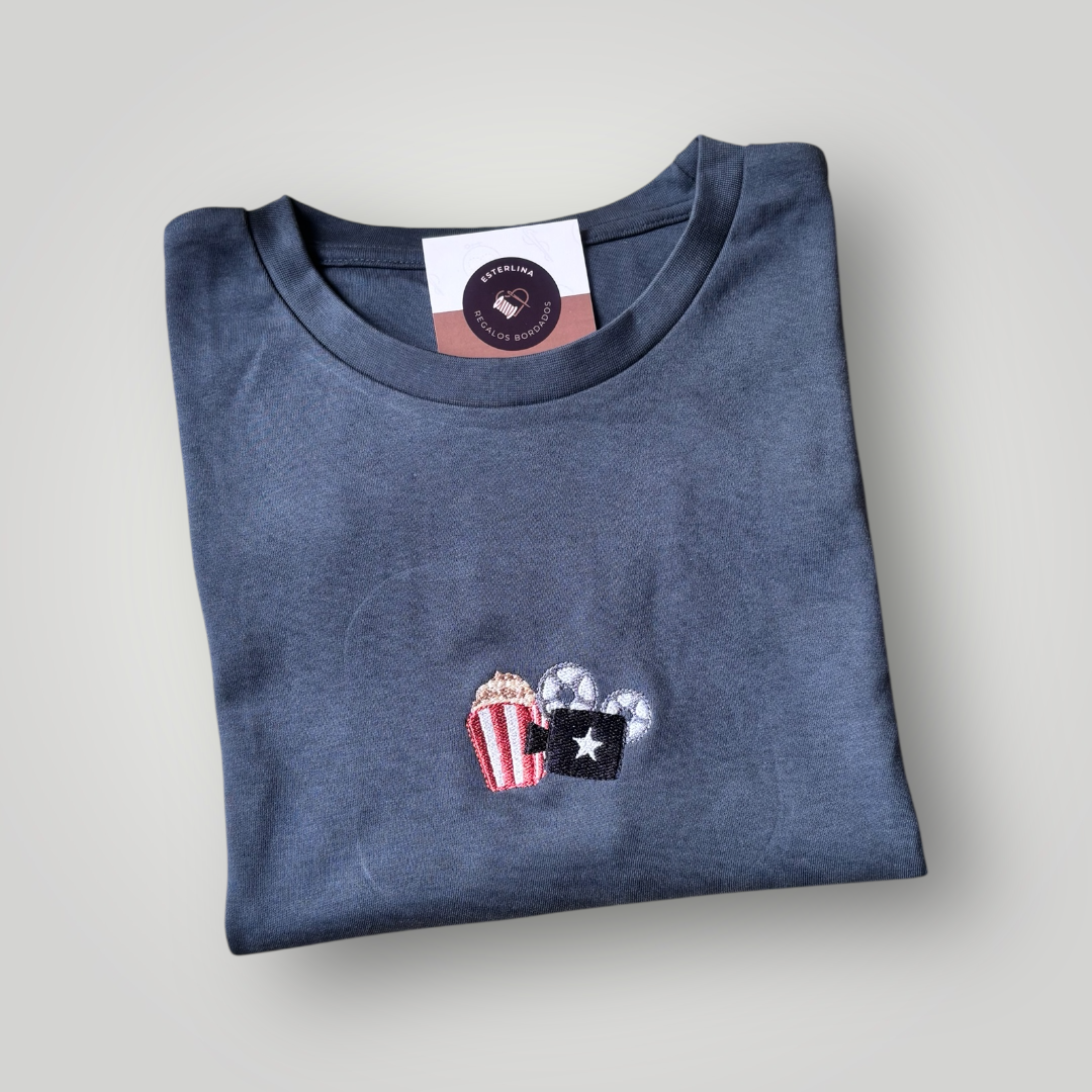 Remera bordada cine y pop
