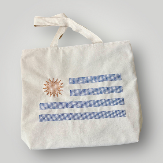 Tote bag con bandera uruguaya bordada