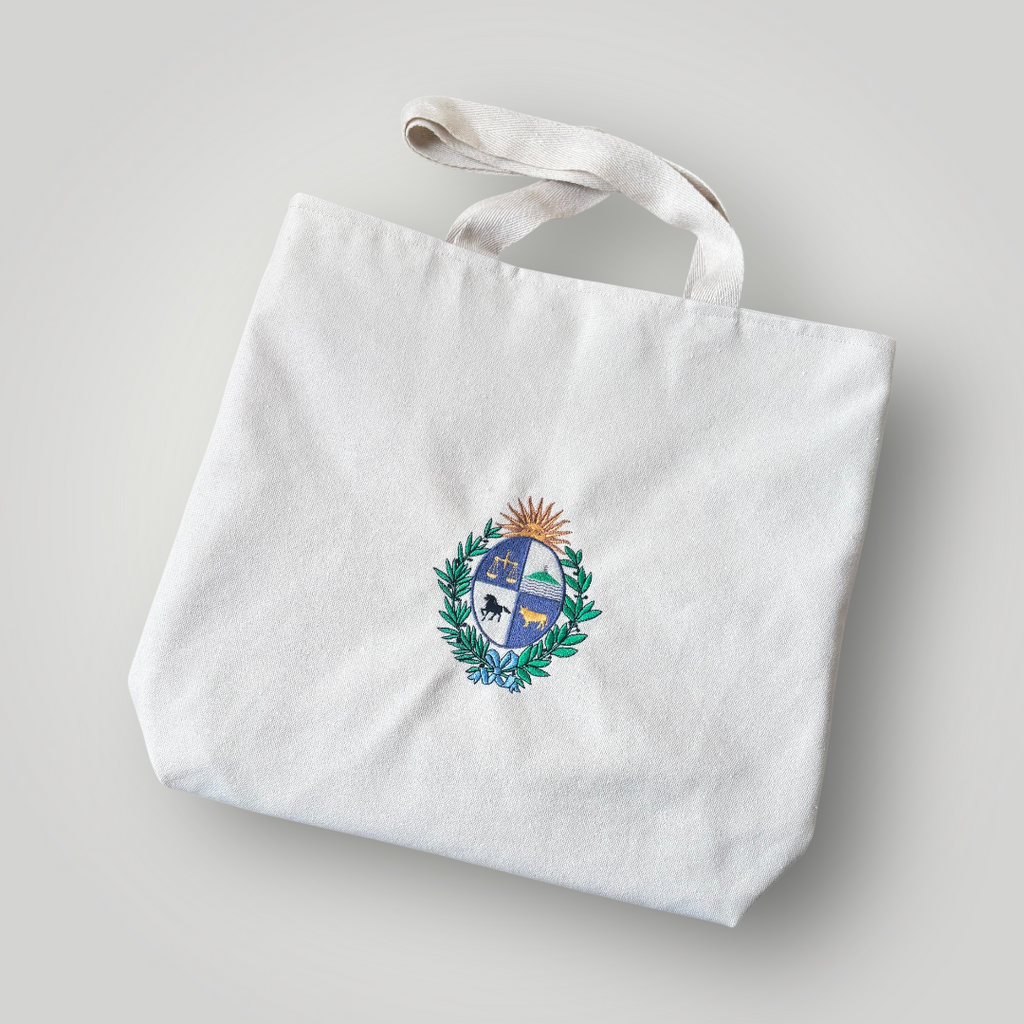 Tote bag con escudo nacional bordado a color