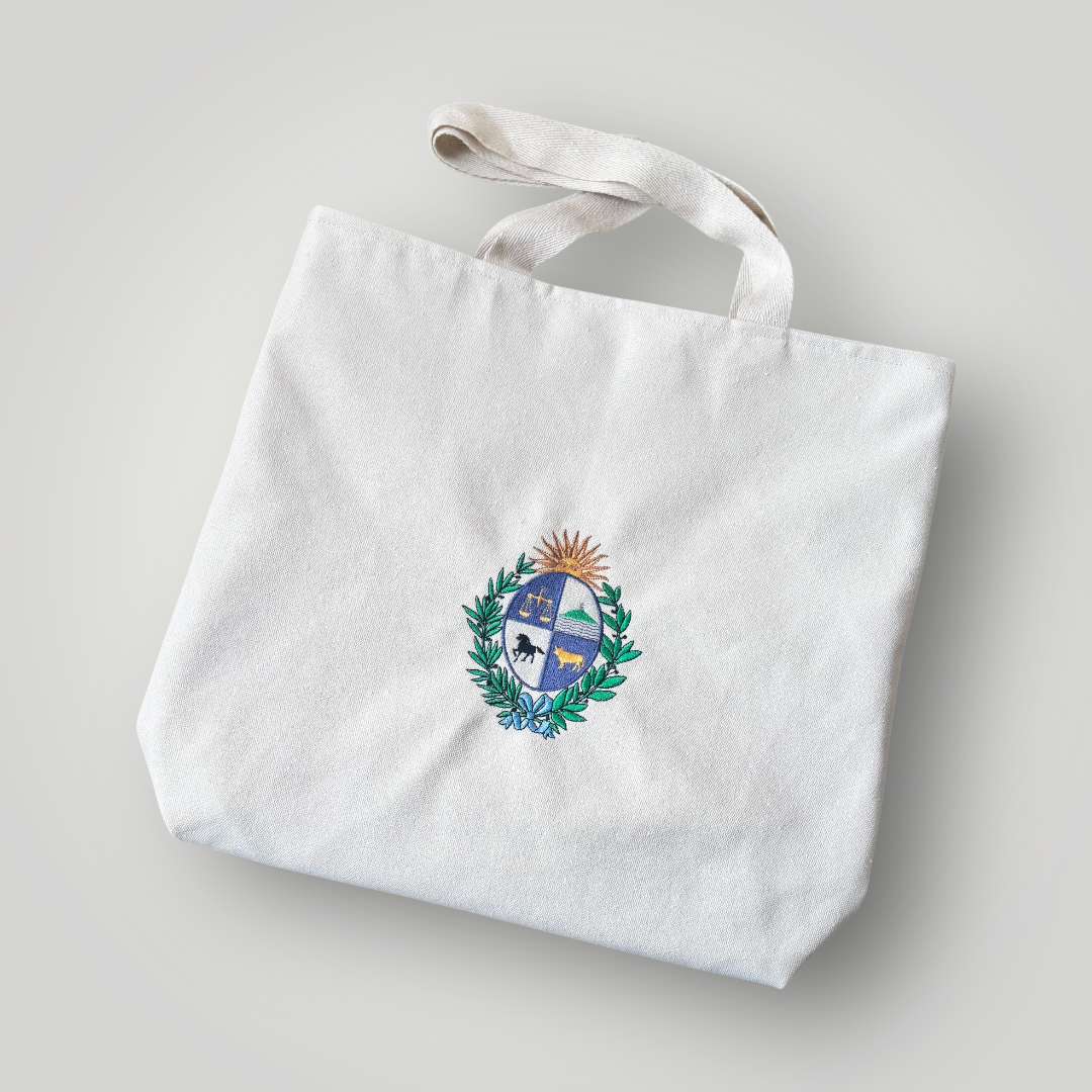 Tote bag con escudo nacional bordado a color