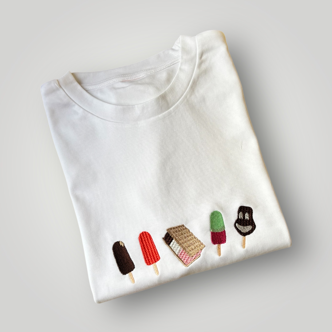 Remera bordada con helados uruguayos