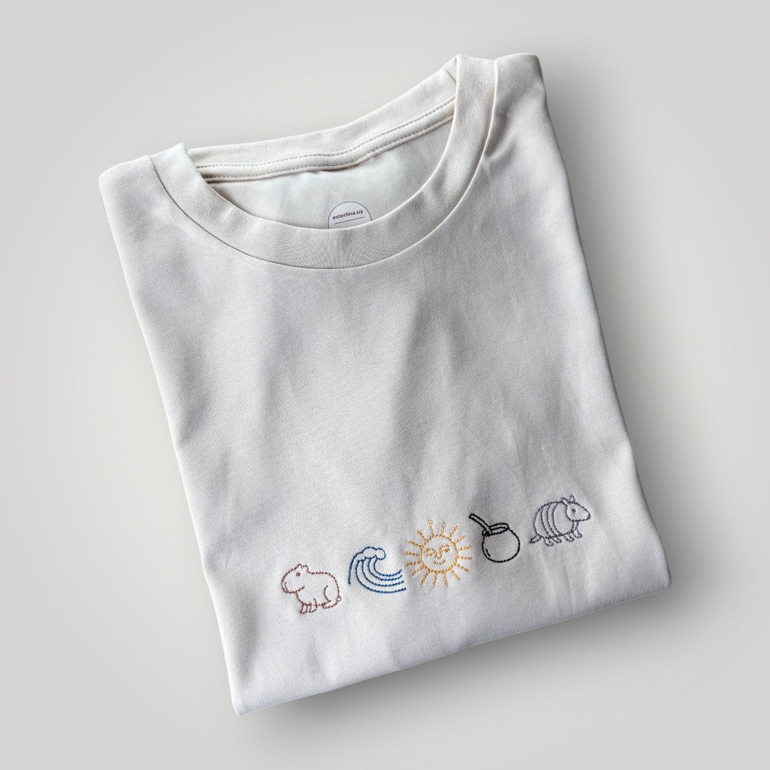 Remera bordada con símbolos uruguayos
