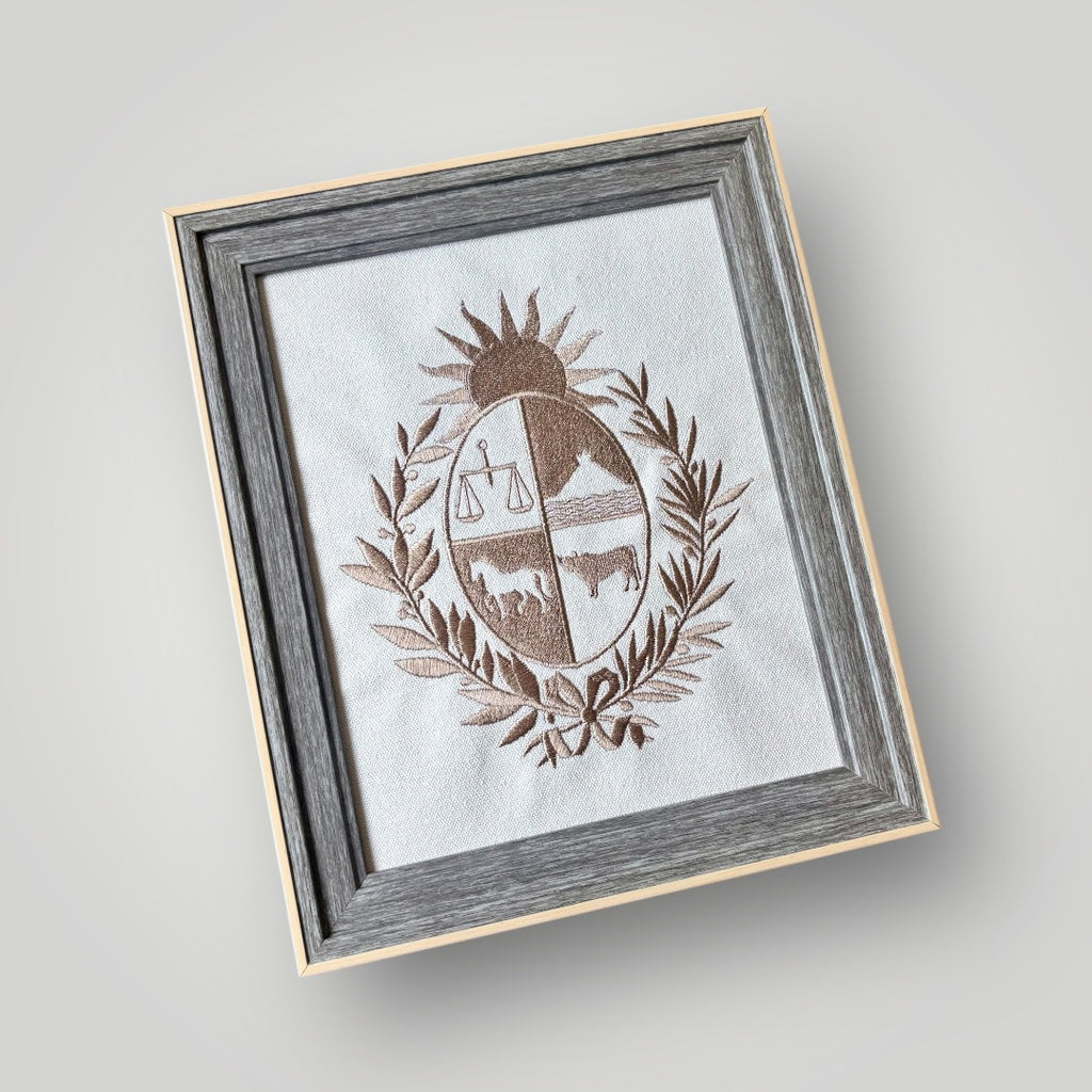 Cuadro con escudo nacional bordado (EN STOCK)