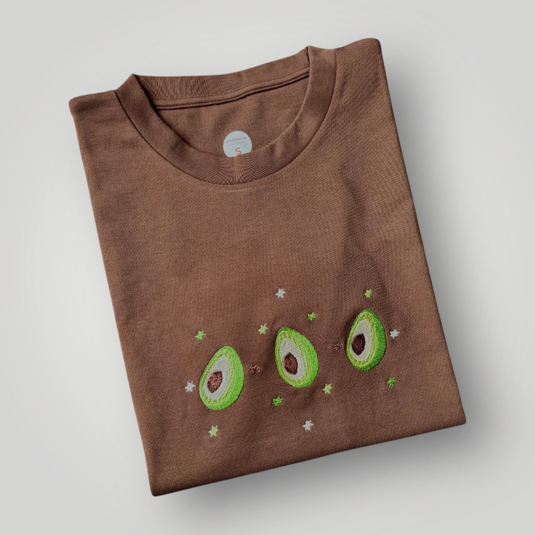 Remera bordada con paltas