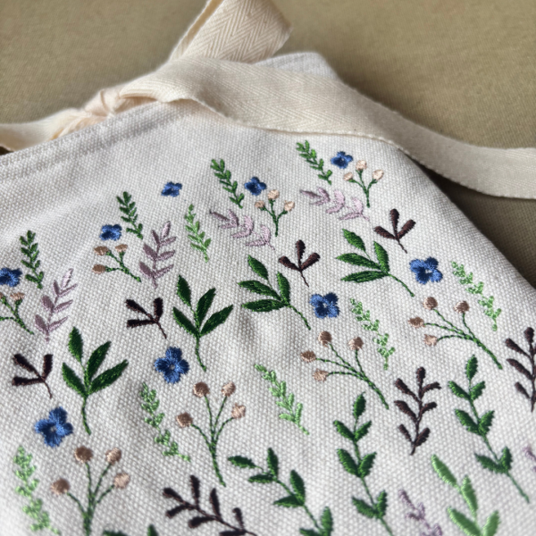 Sobre para kindle bordado "floral"