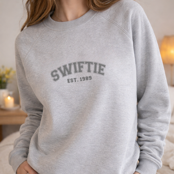 Bordado "Swiftie est. 1989"