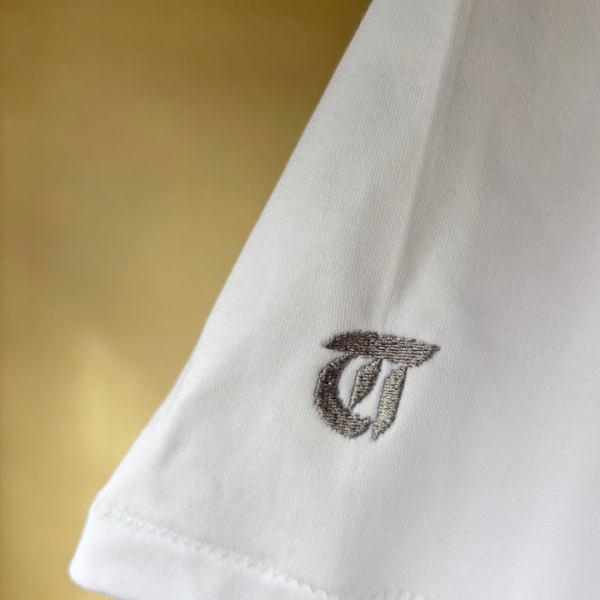 Bordado "Tini FUTTURA"