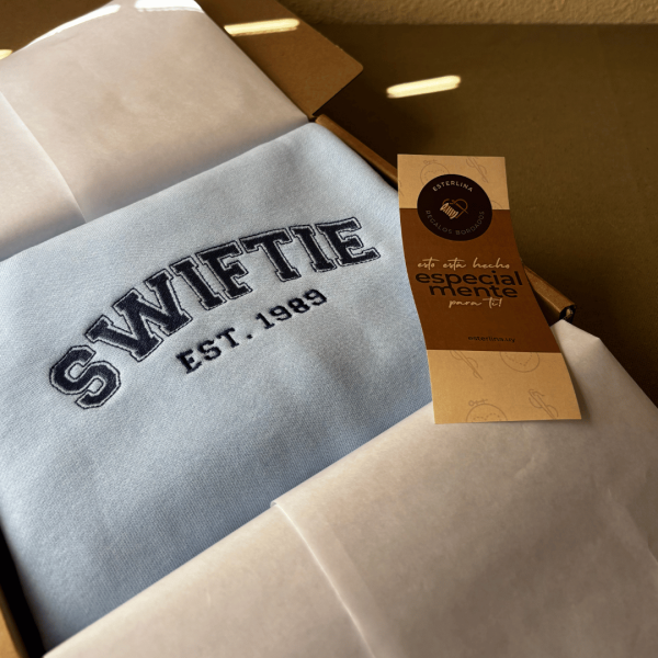 Bordado "Swiftie est. 1989"