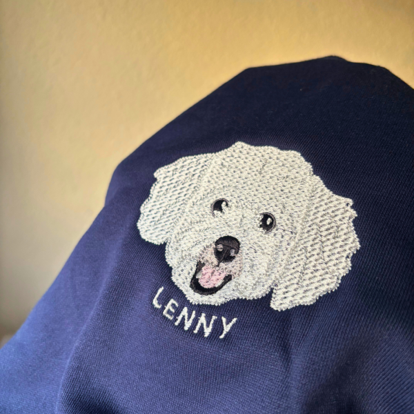 Canguro con mascota bordada