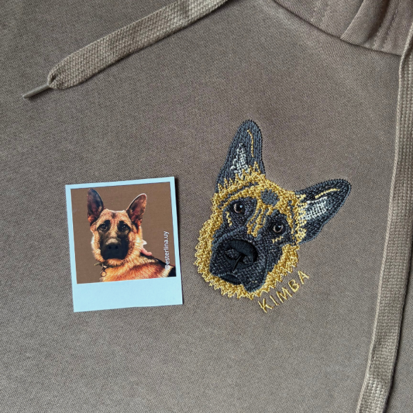 Canguro con mascota bordada