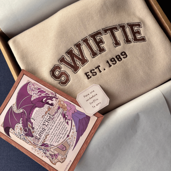 Bordado "Swiftie est. 1989"