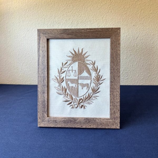 Bordado "Escudo Nacional" en un color