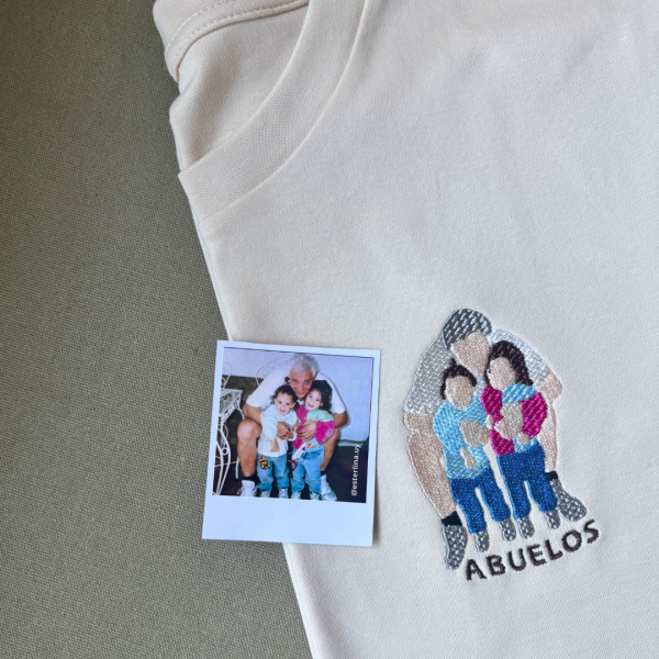 Remera con foto bordada