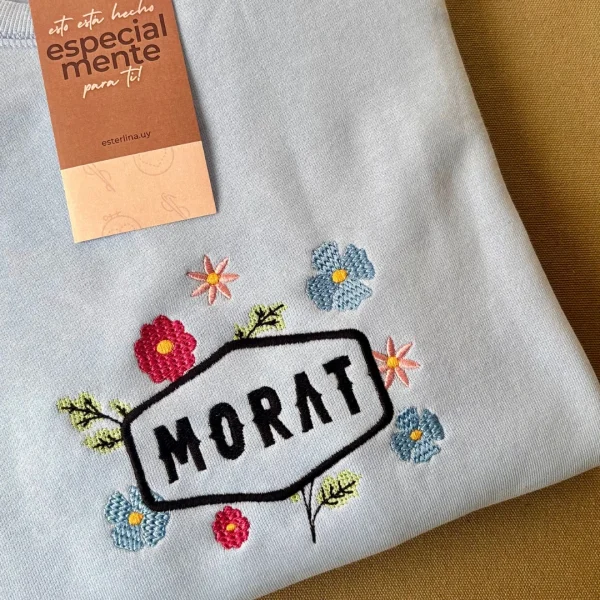 Buzo con bordado «Morat»
