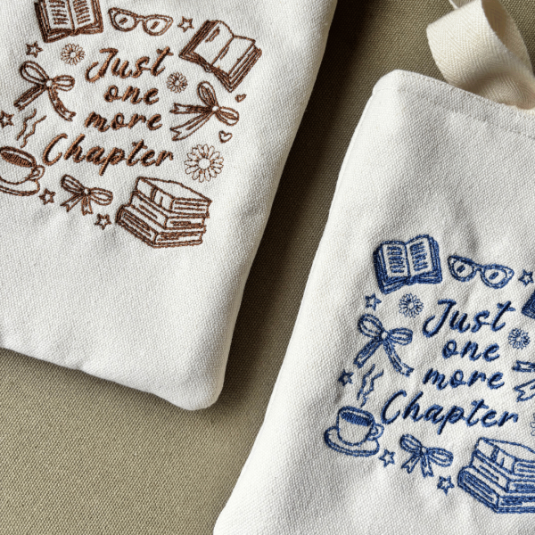 Bordado "Just one more chapter"