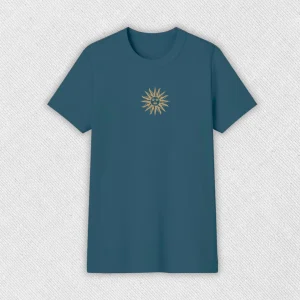 Remera básica con bordado "Sol uruguayo"