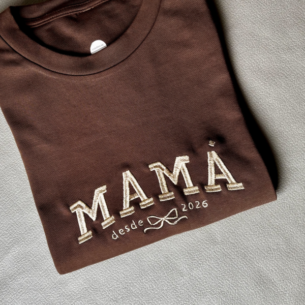 Bordado "Mamá" + año