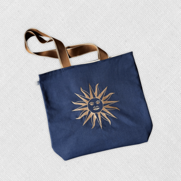 Tote bag con bordado "Sol uruguayo" - EDICIÓN ESPECIAL