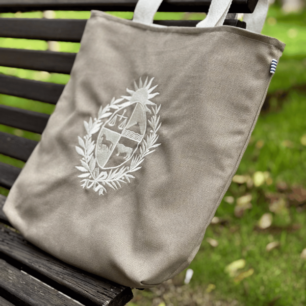 Tote bag con bordado "Escudo Nacional" - EDICIÓN ESPECIAL