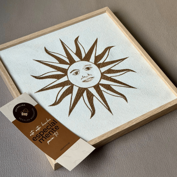 Cuadro cuadrado grande con bordado "Sol uruguayo" - EDICIÓN ESPECIAL