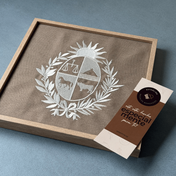 Cuadro cuadrado grande con bordado "Escudo Nacional" - EDICIÓN ESPECIAL