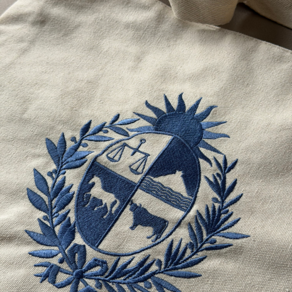 Bordado "Escudo Nacional" en un color